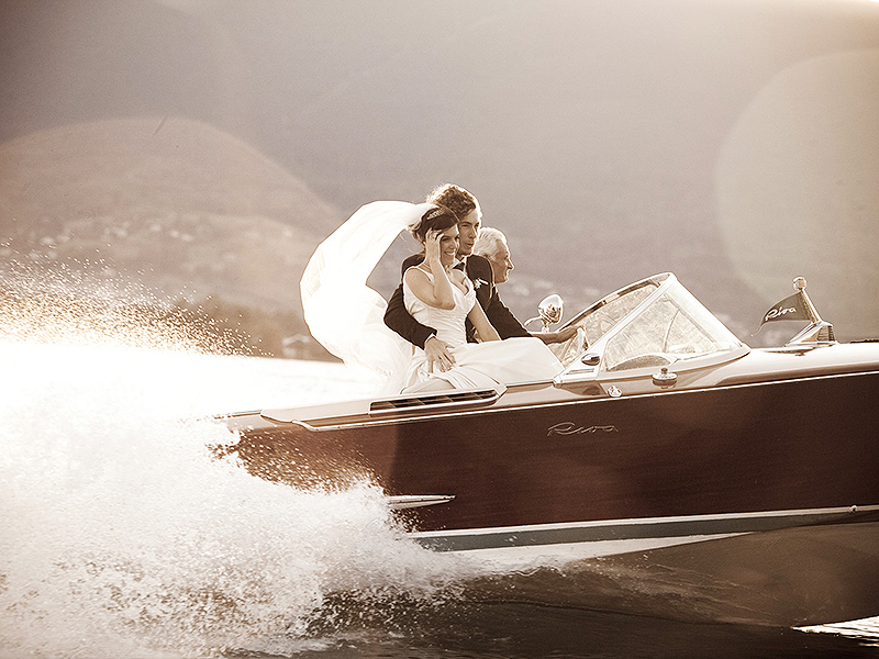 18_1destination_wedding_photographers_annecy_france_boat