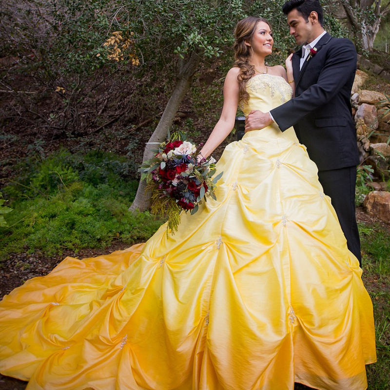 3E4EB08400000578.4321554.Is_this_real_An_impressive_Beauty_and_the_Beast_themed_wedding_p.m.95_1489700281013