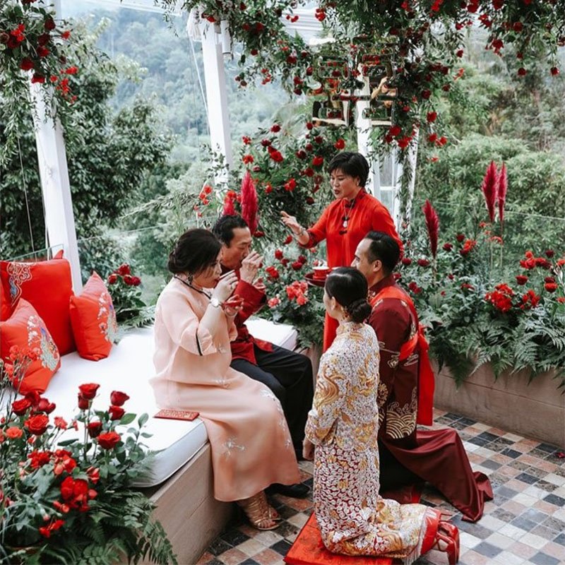 chinese wedding tea ceremony chinese tradition Faliq Nasimuddin and Chryseis Tan's Wedding